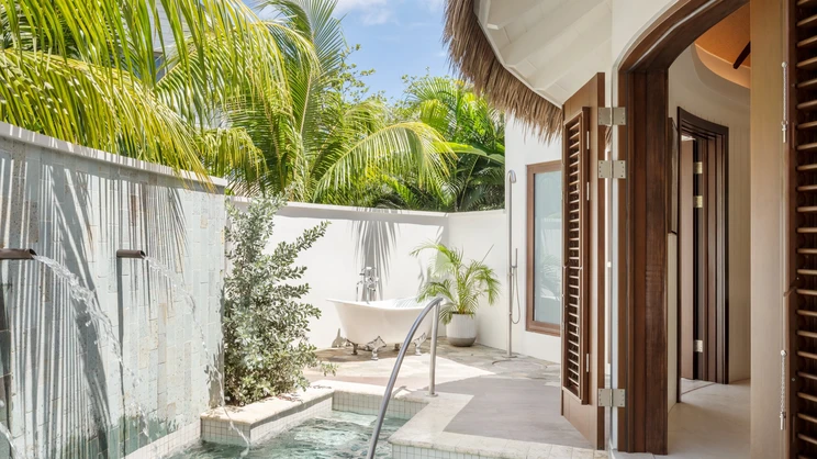 Sandals Halcyon Beach